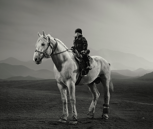 Capturing Emotion Through Timeless Visual Storytelling